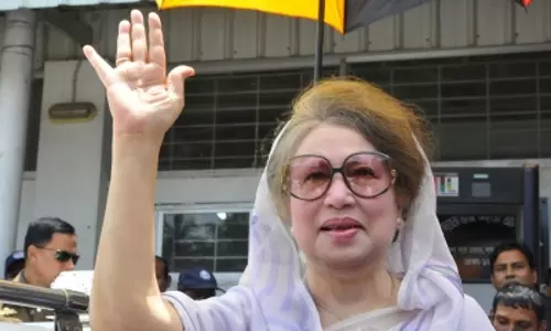 Khaleda Zia: बांग्लादेश की पूर्व प्रधानमंत्री खालिदा जिया का निधन, 80 साल की उम्र में ली अंतिम सांस