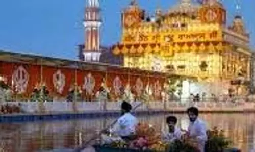 Patiala: गुरुद्वारे में बेअदबी का मामला, 6 पाठियों को हिरासत में लेकर पूछताछ जारी Patiala: गुरुद्वारे में बेअदबी का मामला, 6 पाठियों को हिरासत में लेकर पूछताछ जारी