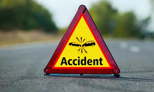 तेज रफ्तार हाइवा ने कवर्धा में बाइक को लिया चपेट में, 2 की मौत