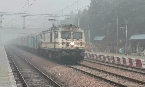 Ambala कोहरे से रेल यातायात प्रभावित, ट्रेनें 14 घंटे देरी से