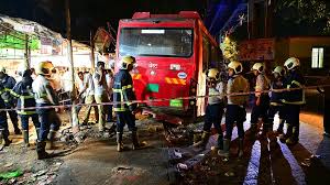 Mumbai bus accident: चश्मदीद ने फेरीवालों की मौजूदगी को ज़िम्मेदार ठहराया