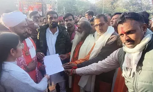 Bhopal : महिलाओं पर अभद्र टिप्पणियों के विरोध में युवाओं ने 29 किलोमीटर का मार्च निकाला
