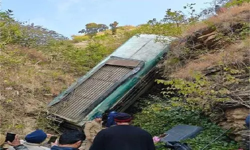 Uttarakhand: बस दुर्घटनाग्रस्त, 7 लोगों की मौत ,मची अफरा-तफरी