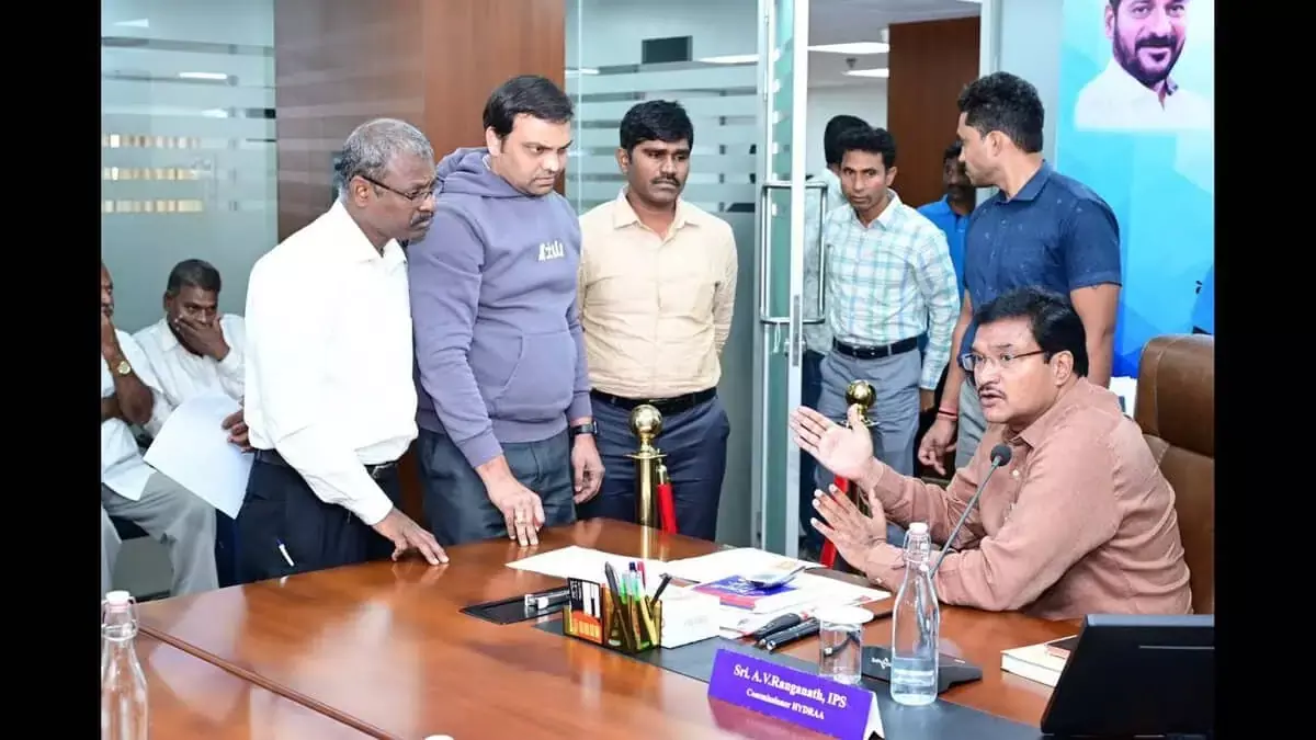 Hyderabad: प्रजावाणी के दौरान हाइड्रा को सड़क अतिक्रमण की शिकायतें मिलीं Hyderabad: प्रजावाणी के दौरान हाइड्रा को सड़क अतिक्रमण की शिकायतें मिलीं