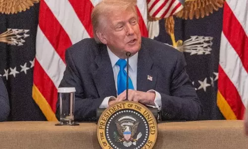 Trump शरण के लूपहोल को बंद करने की कोशिश कर रहे हैं: US मीडिया