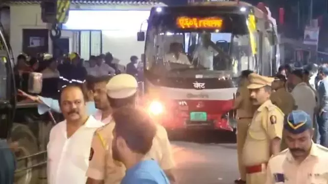 Mumbai के भांडुप में बेस्ट बस के पैदल यात्रियों को टक्कर मारने से चार की मौत, 9 घायल