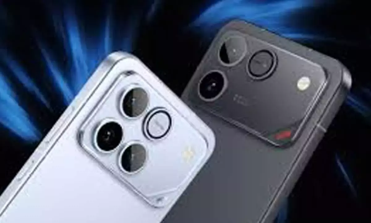 Honor Win 10,000mAh बैटरी के साथ लॉन्च, iPhone 17 Pro Max से हल्का Honor Win 10,000mAh बैटरी के साथ लॉन्च, iPhone 17 Pro Max से हल्का
