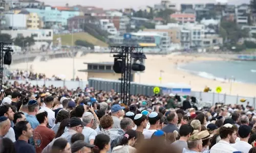 Bondi shooting के बाद सिडनी में नए साल पर कड़ी सुरक्षा, रिकॉर्ड पुलिस तैनाती Bondi shooting के बाद सिडनी में नए साल पर कड़ी सुरक्षा, रिकॉर्ड पुलिस तैनाती