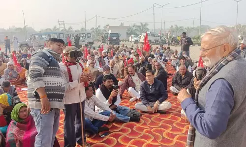 Haryana : किसान मजदूर पंचायत ने बरवाला मीटिंग में रोजी-रोटी के मुद्दे उठाए Haryana : किसान मजदूर पंचायत ने बरवाला मीटिंग में रोजी-रोटी के मुद्दे उठाए