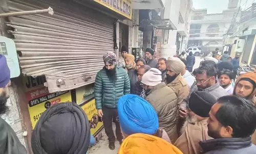 Jalandhar: चोरों ने ज्वेलरी शॉप से ​​80 लाख रुपये का सोना, चांदी लूटा