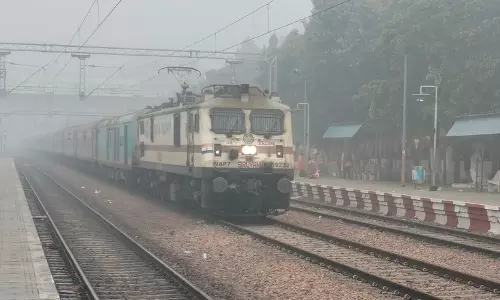 Haryana : कोहरे की वजह से रेल यातायात प्रभावित, ट्रेनें 14 घंटे तक देरी से चल रही