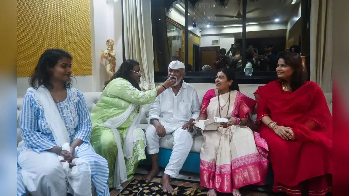 BMC चुनाव: गैंगस्टर से नेता बने अरुण गवली की बेटियों को बायकुला से जीतने का भरोसा