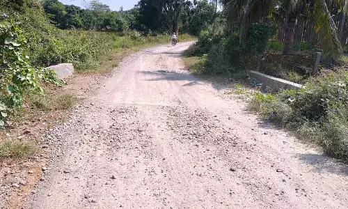 Dabaspet : 2 साल से सड़क नहीं बनी, लोगों को हो रही परेशानी