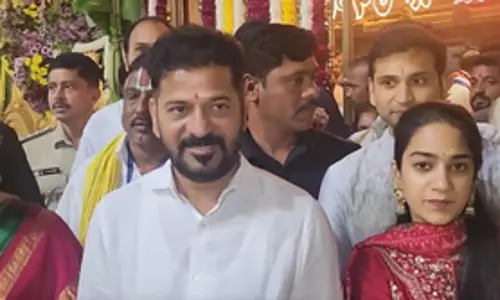 तिरुमाला में राम मोहन नायडू, CM रेड्डी समेत अन्य नेताओं ने किए दर्शन तिरुमाला में राम मोहन नायडू, CM रेड्डी समेत अन्य नेताओं ने किए दर्शन