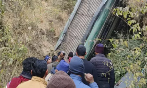 उत्तराखंड बस हादसा: CM धामी ने जताया दुख, रेस्क्यू ऑपरेशन जारी उत्तराखंड बस हादसा: CM धामी ने जताया दुख, रेस्क्यू ऑपरेशन जारी