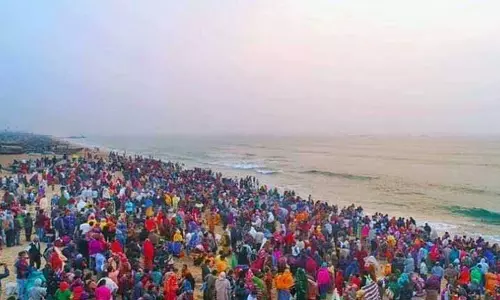 सूर्य देव बुला रहे, कोणार्क की Chandrabhaga में सांभा दशमी के लिए भक्तों की भीड़