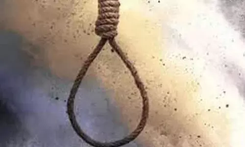 Kolar : बीमारी से परेशान ऑटो ड्राइवर ने की आत्महत्या Kolar : बीमारी से परेशान ऑटो ड्राइवर ने की आत्महत्या