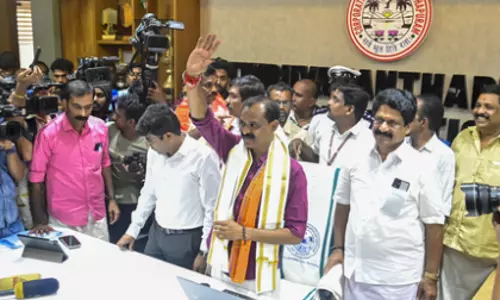 Kerala के पहले बीजेपी मेयर ने नागरिक अनियमितताओं की जांच के आदेश दिए Kerala के पहले बीजेपी मेयर ने नागरिक अनियमितताओं की जांच के आदेश दिए