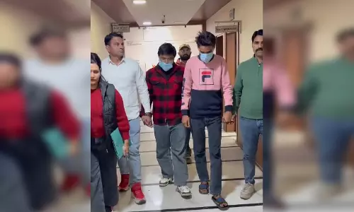 पुलिस ने 22.7 लाख के साइबर स्कैम का किया खुलासा, दो गिरफ्तार, ऐसे लालच देकर ठग रहे थे पुलिस ने 22.7 लाख के साइबर स्कैम का किया खुलासा, दो गिरफ्तार, ऐसे लालच देकर ठग रहे थे
