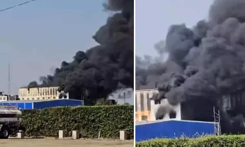 Indore : केमको चॉकलेट फैक्ट्री में लगी भीषण आग, आग पर काबू पाने के लिए फायरफाइटर्स पहुंचे Indore : केमको चॉकलेट फैक्ट्री में लगी भीषण आग, आग पर काबू पाने के लिए फायरफाइटर्स पहुंचे