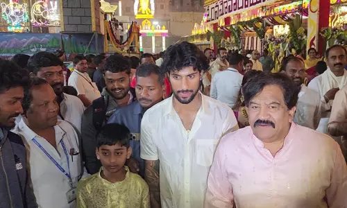 भारतीय बल्लेबाज तिलक वर्मा ने तिरुमाला तिरुपति मंदिर में भगवान का आशीर्वाद लिया
