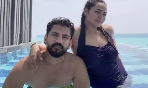 मालदीव में Sonakshi और ज़हीर, फैंस को दिखाया जश्न का मज़ा मालदीव में Sonakshi और ज़हीर, फैंस को दिखाया जश्न का मज़ा