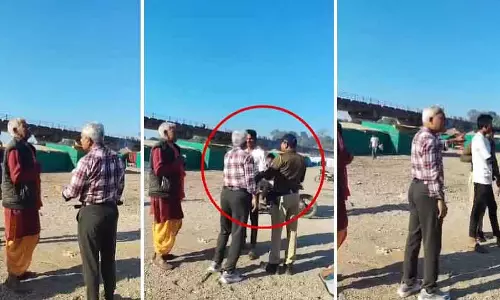 MP : नर्मदा नदी के पास पेशाब करने पर IAS ऑफिसर ने युवक को थप्पड़ मारा; वीडियो वायरल