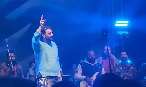 Babbu Maan ने धर्मशाला में कांगड़ा वैली कार्निवल में परफॉर्म किया Babbu Maan ने धर्मशाला में कांगड़ा वैली कार्निवल में परफॉर्म किया