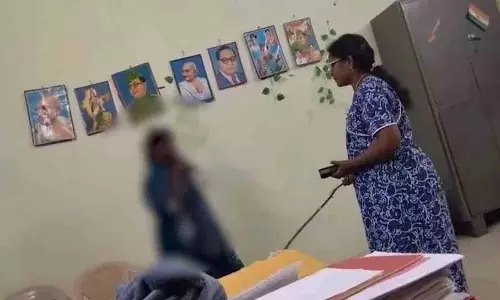 भूपालपल्ली SC Girls Gurukul में स्टूडेंट को पीटने के आरोप में वार्डन सस्पेंड