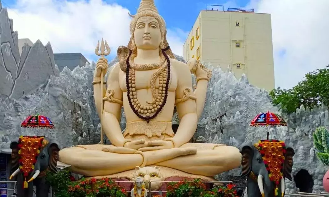 Karnataka : शिवोहम शिव मंदिर में नए साल 2026 का स्वागत करें Karnataka : शिवोहम शिव मंदिर में नए साल 2026 का स्वागत करें