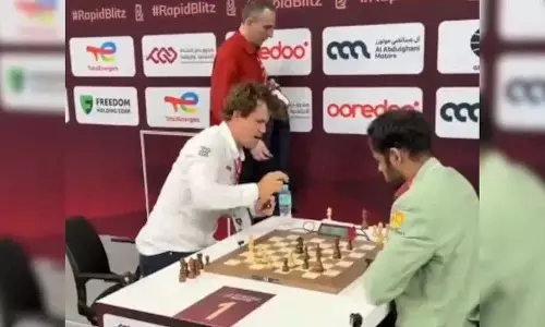 Indian Grandmaster से हारने के बाद मैग्नस कार्लसन का धैर्य फिर टूट गया Indian Grandmaster से हारने के बाद मैग्नस कार्लसन का धैर्य फिर टूट गया