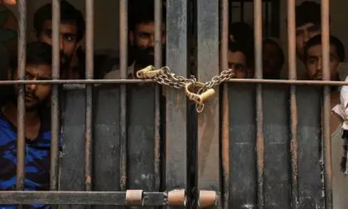 Bangladesh में एक और हिंदू व्यक्ति की गोली मारकर हत्या कर दी गई Bangladesh में एक और हिंदू व्यक्ति की गोली मारकर हत्या कर दी गई