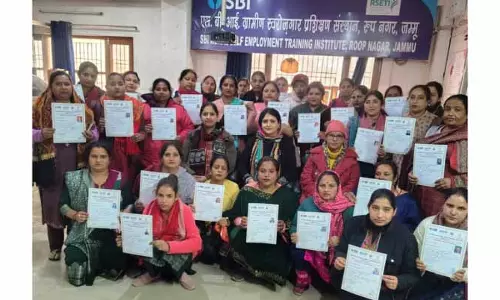 SBI-RSETI में महिलाओं के लिए 14-दिवसीय जूट उत्पाद प्रशिक्षण का समापन हुआ