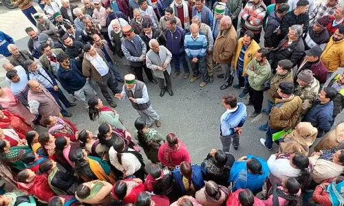 Himachal: भूमि अधिग्रहण पर जन सुनवाई में 500 ग्रामीण शामिल हुए