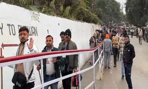 Katra में श्रद्धालुओं की भारी भीड़ रही Katra में श्रद्धालुओं की भारी भीड़ रही