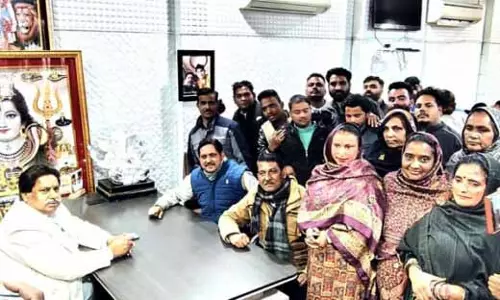 Bhalla ने सार्वजनिक मुद्दों पर कार्रवाई का आग्रह किया, जवाबदेही की मांग की Bhalla ने सार्वजनिक मुद्दों पर कार्रवाई का आग्रह किया, जवाबदेही की मांग की
