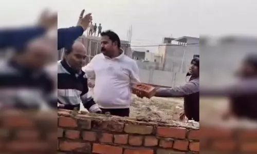 इंस्पेक्टर पर गिरी गाज, इस मामले में लापरवाही और एकतरफा कार्रवाई के आरोप इंस्पेक्टर पर गिरी गाज, इस मामले में लापरवाही और एकतरफा कार्रवाई के आरोप