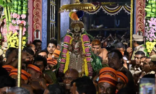 Tamil Nadu: श्रीरंगम मंदिर में वैकुंठ एकादशी श्रद्धा के साथ मनाई गई