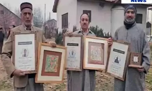 Srinagar: कारीगरों ने हस्तशिल्प को बचाने के लिए सरकार से मदद मांगी