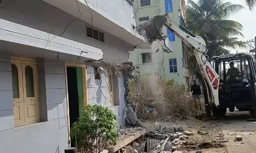 Davanagere : बगीचे पर कब्ज़ा करके बनाए गए 16 घरों को हटाया गया