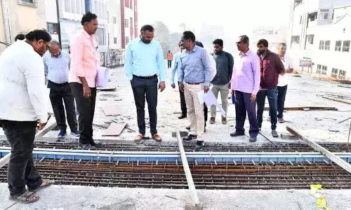 GHMC कमिश्नर ने साउथ हैदराबाद फ्लाईओवर प्रोजेक्ट की प्रोग्रेस का रिव्यू किया GHMC कमिश्नर ने साउथ हैदराबाद फ्लाईओवर प्रोजेक्ट की प्रोग्रेस का रिव्यू किया