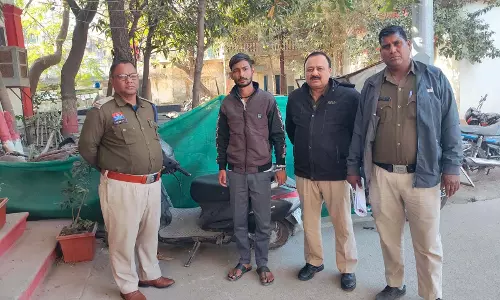 CG: एक्टिवा चोरी मामले में पुलिस की बड़ी कार्रवाई, आरोपी गिरफ्तार CG: एक्टिवा चोरी मामले में पुलिस की बड़ी कार्रवाई, आरोपी गिरफ्तार