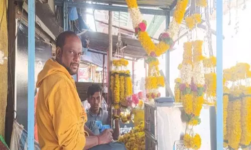 Satara: कामी और परेश ने बिहार के मरीज़ को दुर्लभ रक्त दान किया Satara: कामी और परेश ने बिहार के मरीज़ को दुर्लभ रक्त दान किया