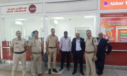 Chandigarh: नाइजीरियाई व्यक्ति को देश से निकाला गया Chandigarh: नाइजीरियाई व्यक्ति को देश से निकाला गया