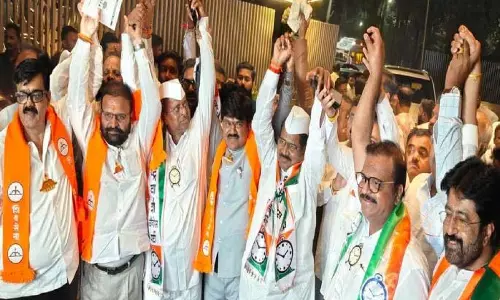 BJP और सहयोगी दल बनाम MAVI: महागठबंधन टूटने के बाद शिंदे सेना-राष्ट्रवादी गठबंधन पक्का BJP और सहयोगी दल बनाम MAVI: महागठबंधन टूटने के बाद शिंदे सेना-राष्ट्रवादी गठबंधन पक्का