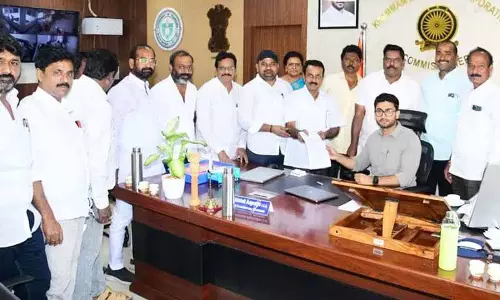 BRS पार्षदों ने खम्मम में जनता पर गैर-कानूनी टैक्स लगाने पर आपत्ति जताई