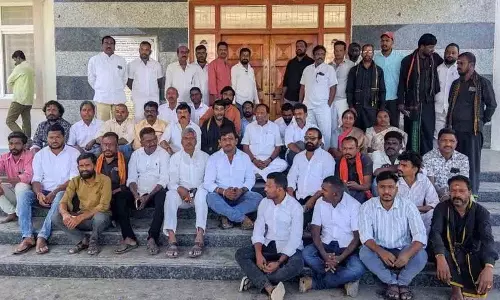 शासन पर पकड़ नहीं.. कल्याण की कोई चिंता नहीं: Koppula Eshwar शासन पर पकड़ नहीं.. कल्याण की कोई चिंता नहीं: Koppula Eshwar