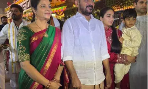 CM Revanth Reddy  का नया लुक: तिरुपति में परिवार संग की पूजा