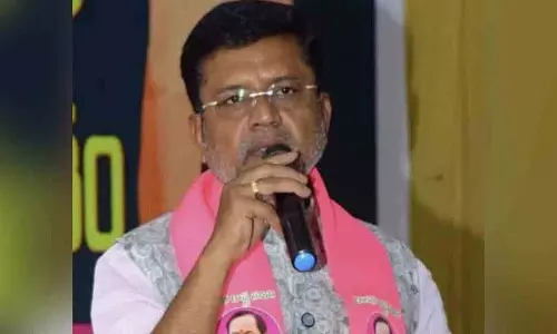 Putta Madhukar: सिर्फ़ श्रीधर बाबू ही मेरे दुश्मन हैं, कांग्रेस नेता नहीं Putta Madhukar: सिर्फ़ श्रीधर बाबू ही मेरे दुश्मन हैं, कांग्रेस नेता नहीं