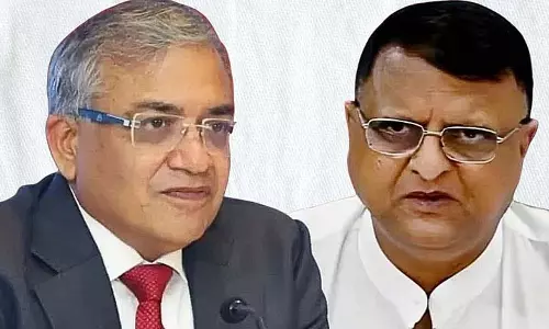 Purulia में सदमे से बुजुर्ग की मौत, दो के खिलाफ शिकायत दर्ज Purulia में सदमे से बुजुर्ग की मौत, दो के खिलाफ शिकायत दर्ज